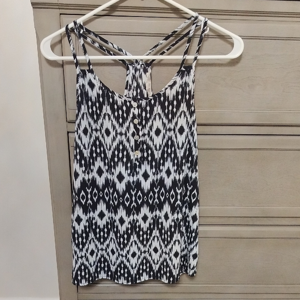 Black and White Patterned Women's Top